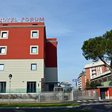 Hotel Forum Baranzate Bagian luar foto